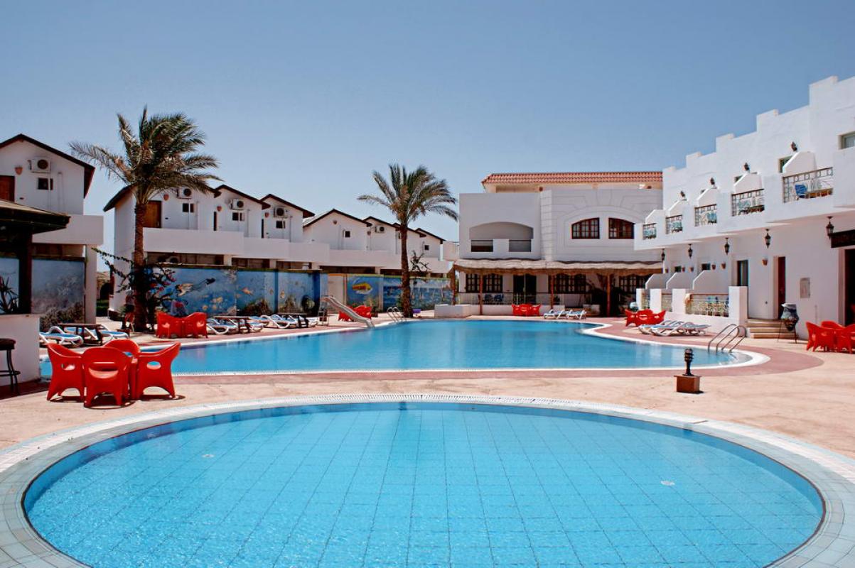 8 village 3. Ганет Синай Дахаб. Ganet Sinai Resort Dahab. Отель Ганет Синай Египет Дахаб яхтинг. Touristic Villages, Hurghada 1. отель побережье.